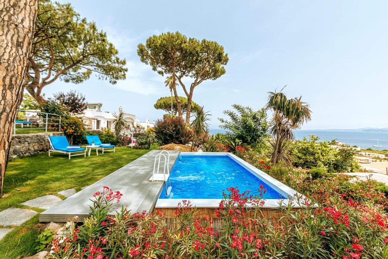 Livia * Ischia