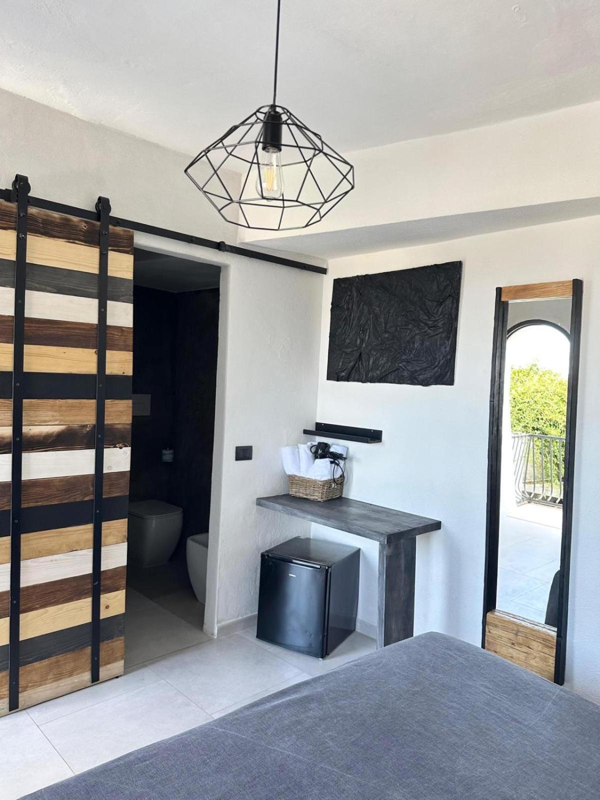 Hotel Black Market Ischia