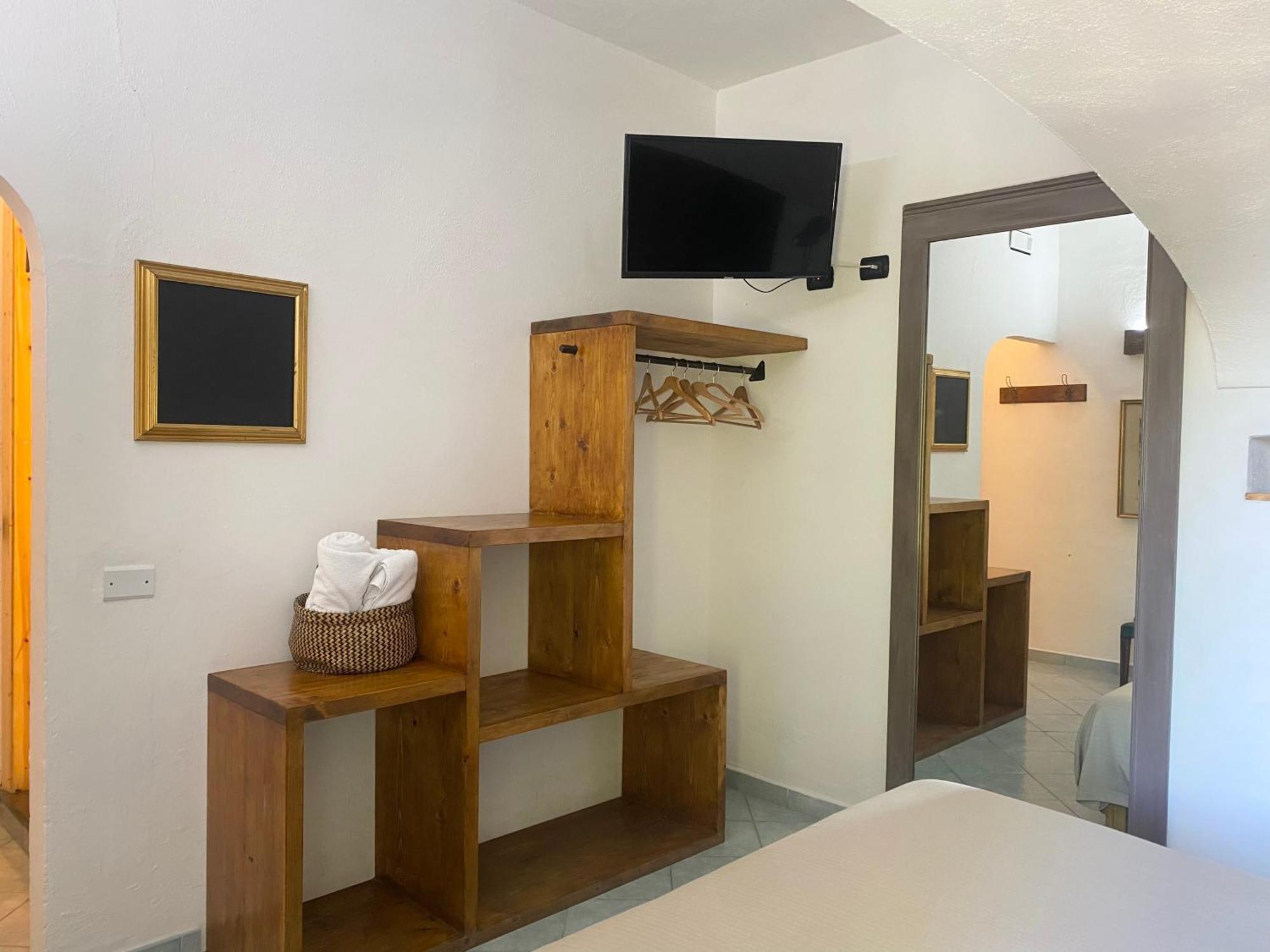 Black Market Hotel 3*