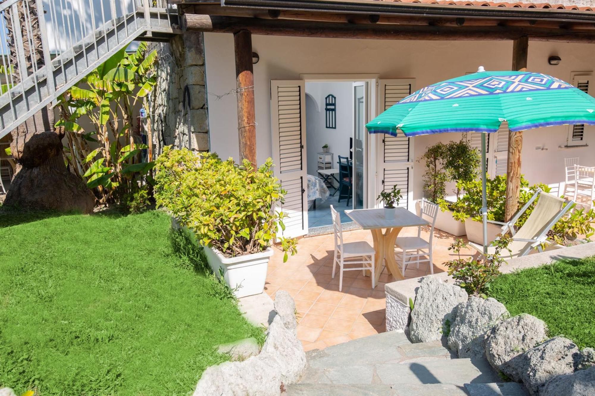 Al Mare Famiglia Calise Holiday home *