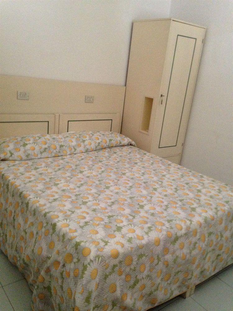 Hotel Diana - &