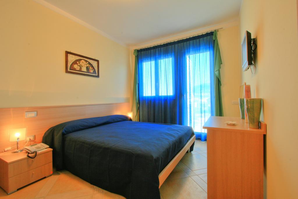 Aparthotel Posidonia 4*
