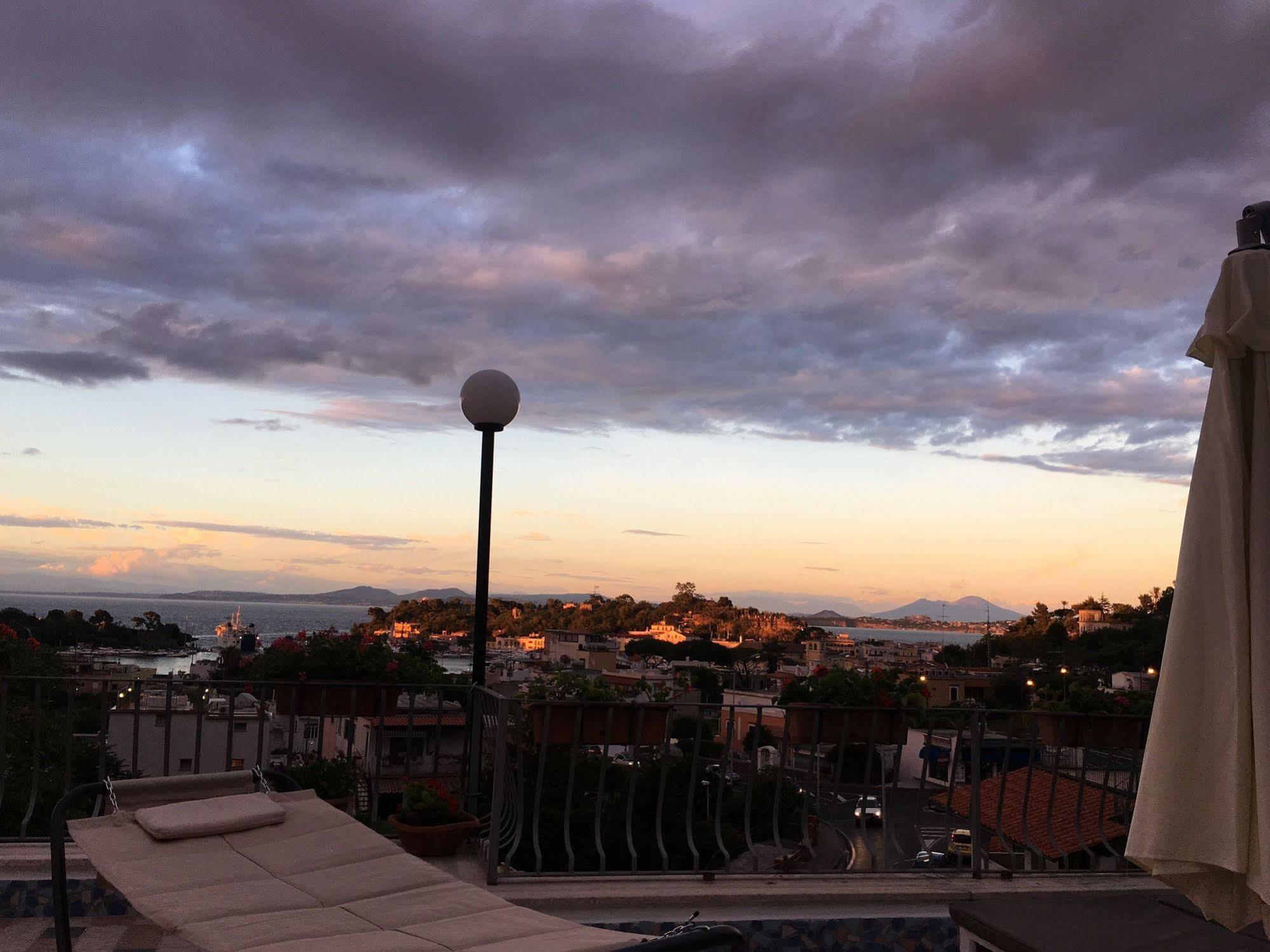 Hotel Black Market Ischia