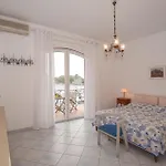 Cozy Apartment In Ischia With House Sea View