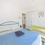 Villa Con Discesa A Mare