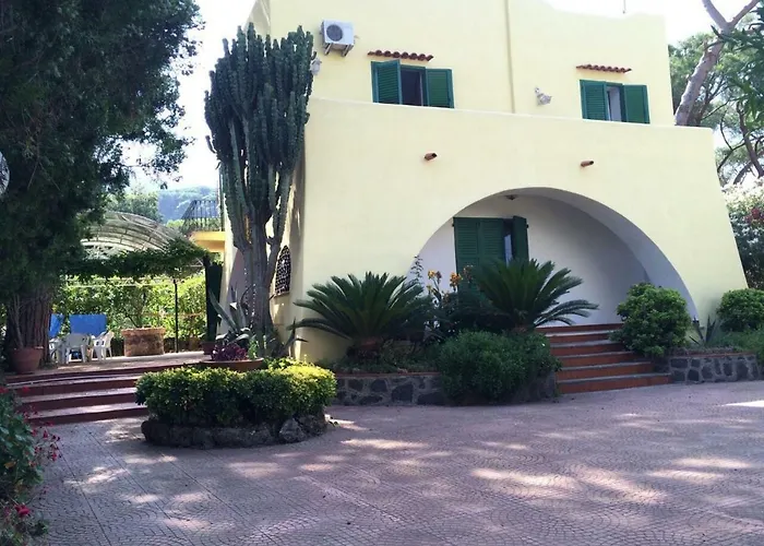 Villa Immersa Nel Verde