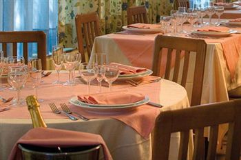 Flora Wellness & Beauty 3*
