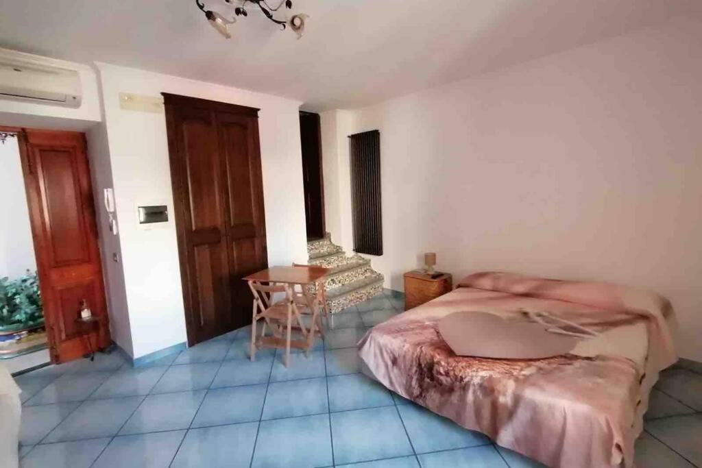Casa Buono, Centro Storico Di Forio Apartment