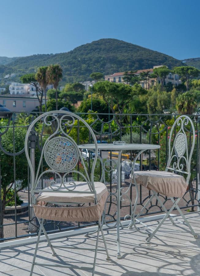 Nuovissimo Al Centro E Rilassante * Ischia