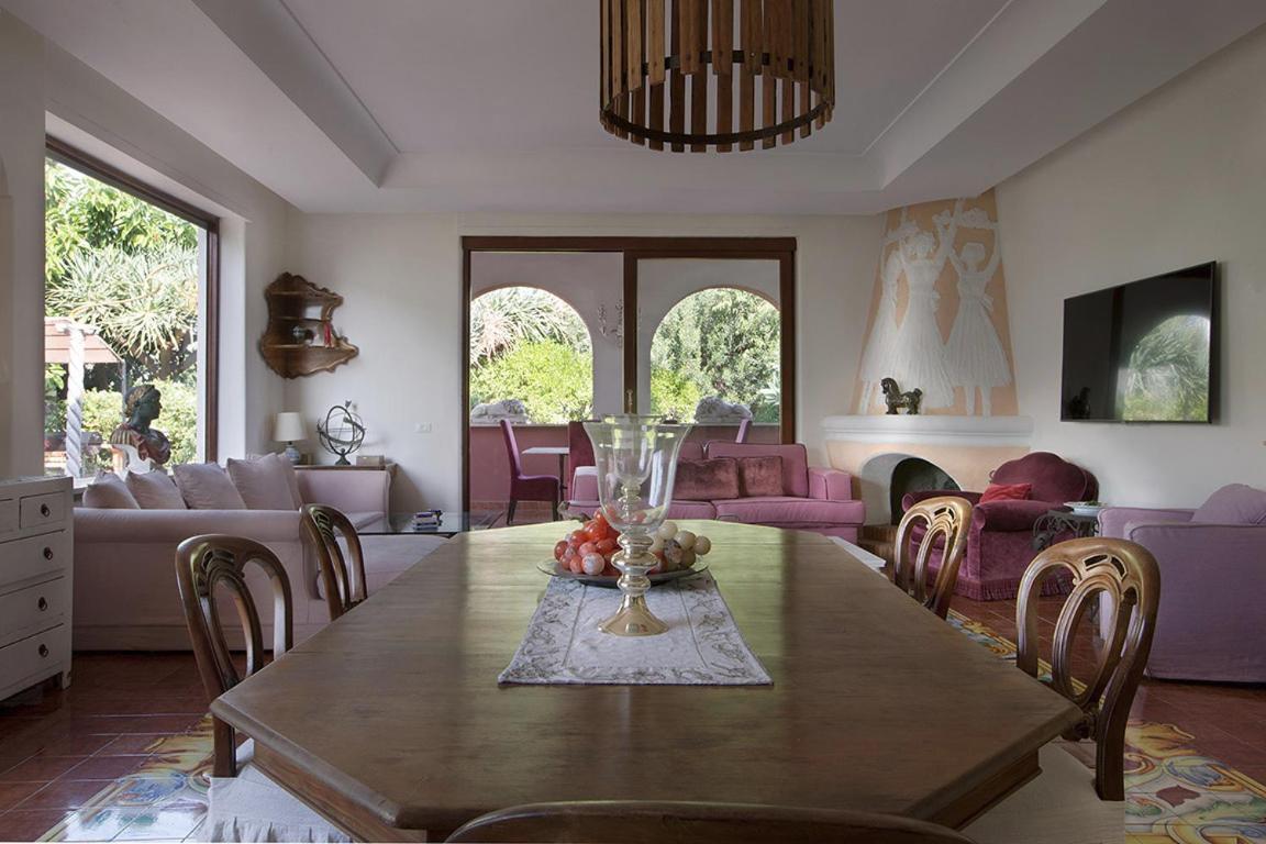Villa Gianturco - Luxury In The Green Island *