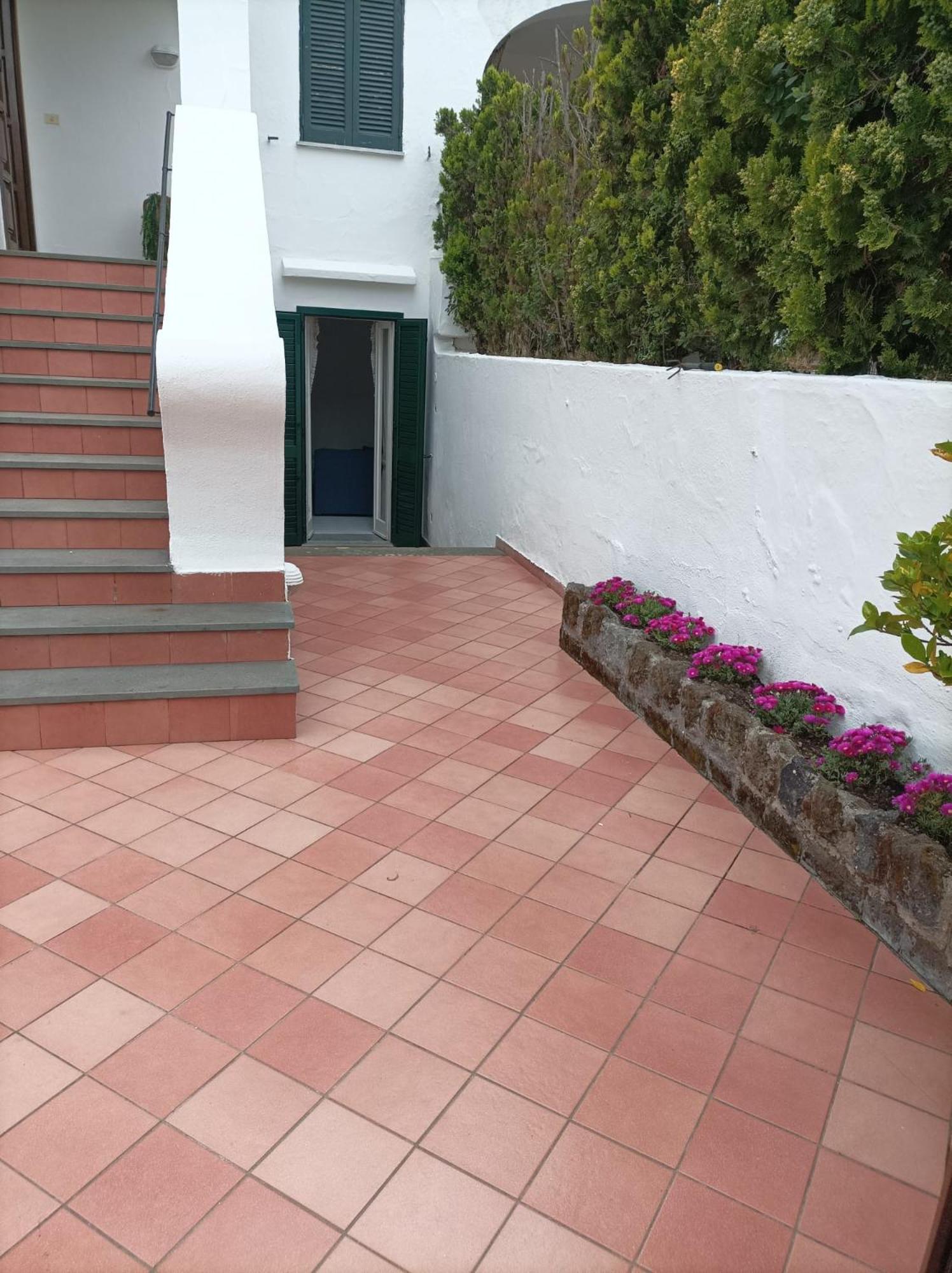 Elegante Al Centro Di Porto Villa Ischia