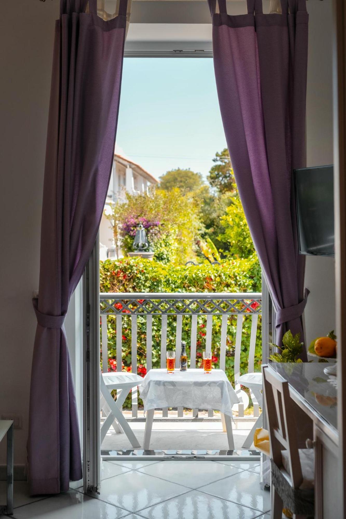 La Vispa Teresa Bed & Breakfast