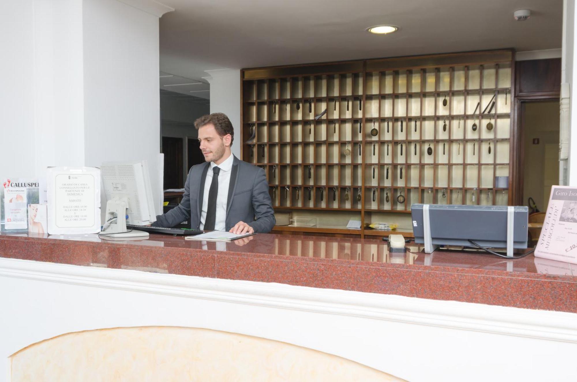 Flora Wellness & Beauty 3*