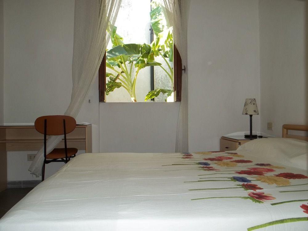 Cecilia Hotel