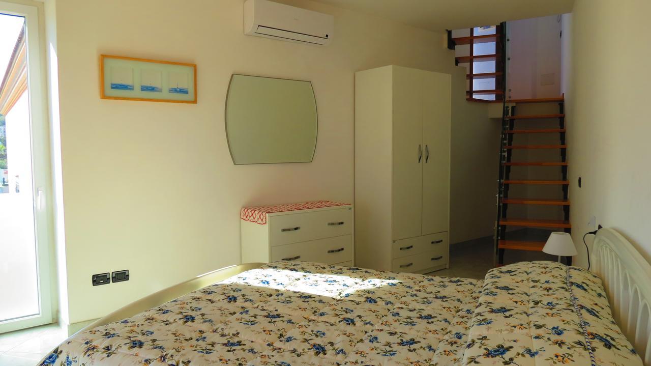Flora Apartment