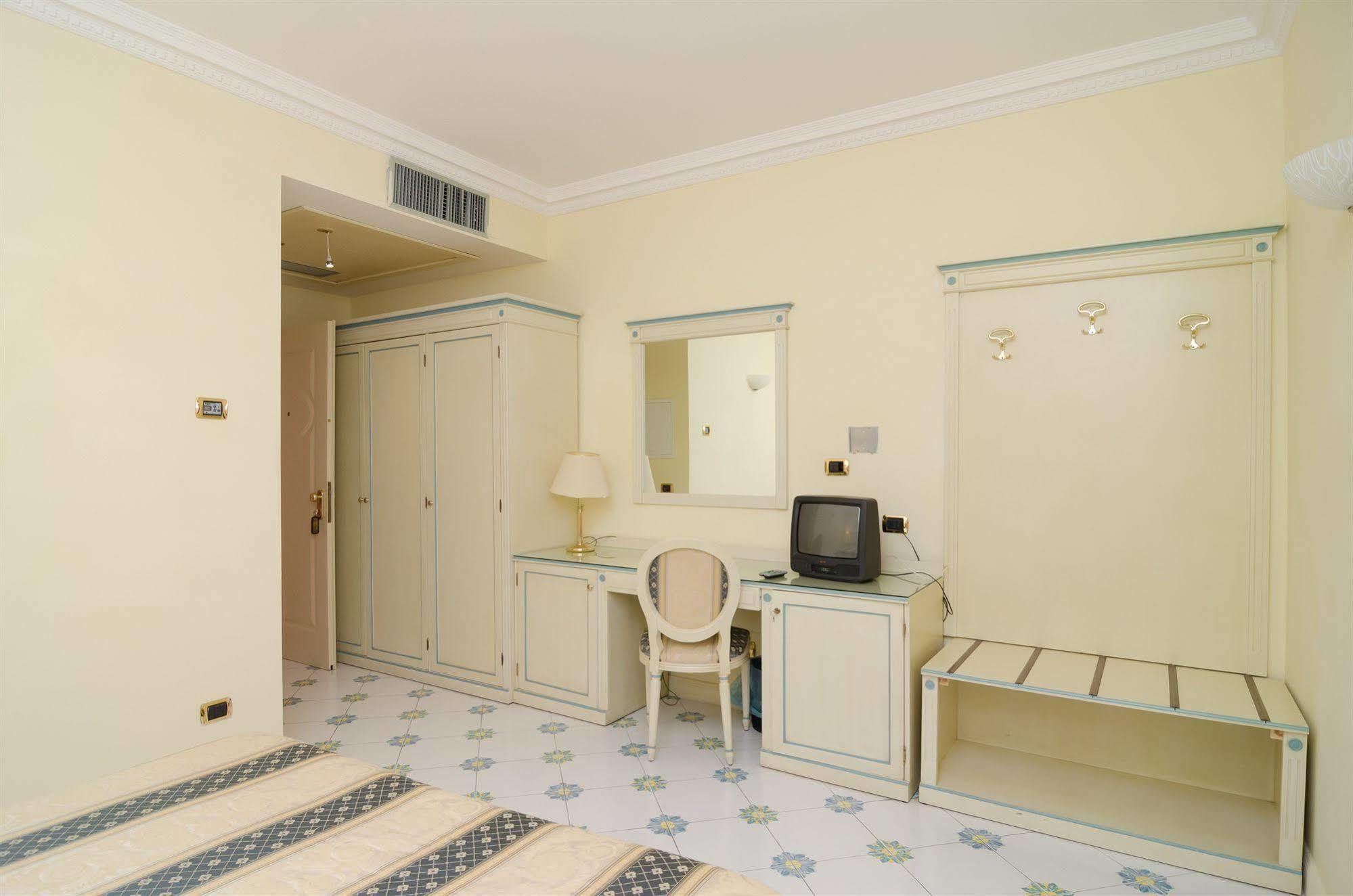 Flora Wellness & Beauty Hotel