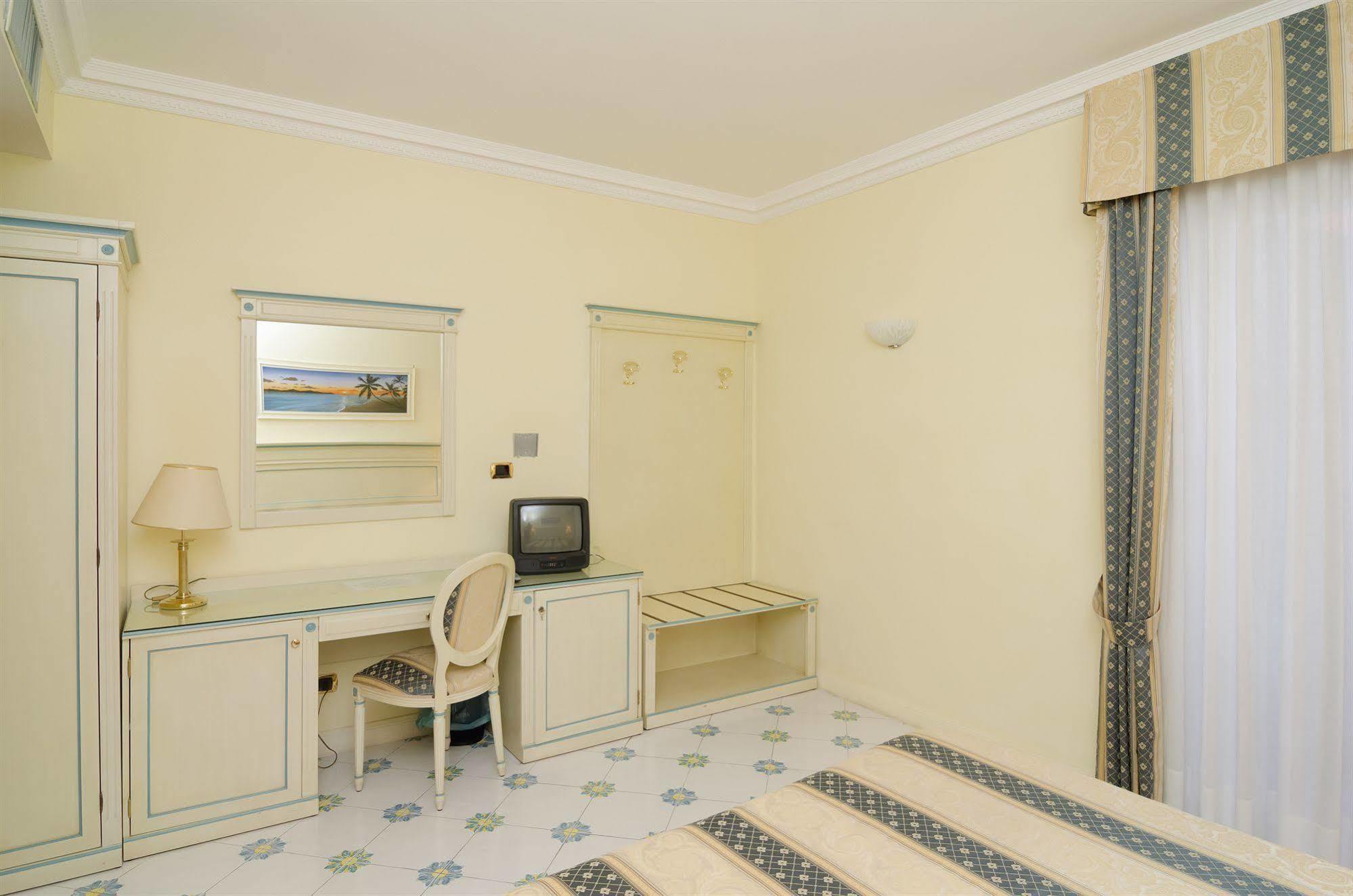 Hotel Flora Wellness & Beauty 3*