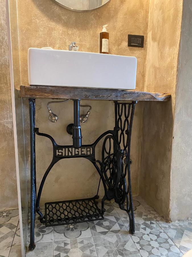Black Market Ischia