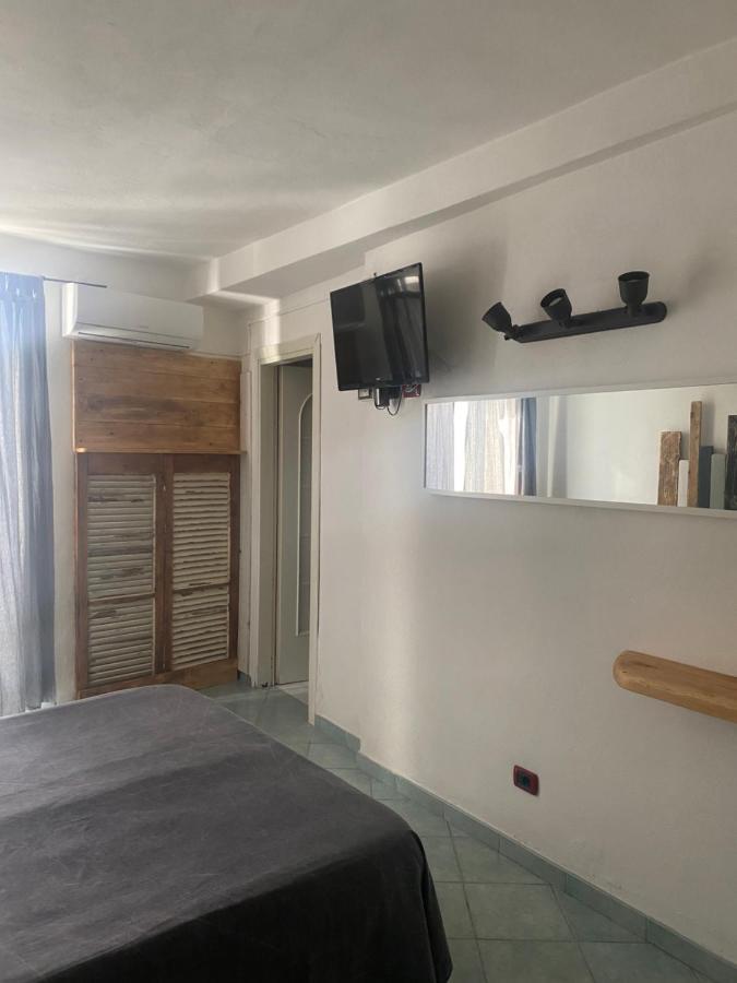 Black Market Hotel 3*