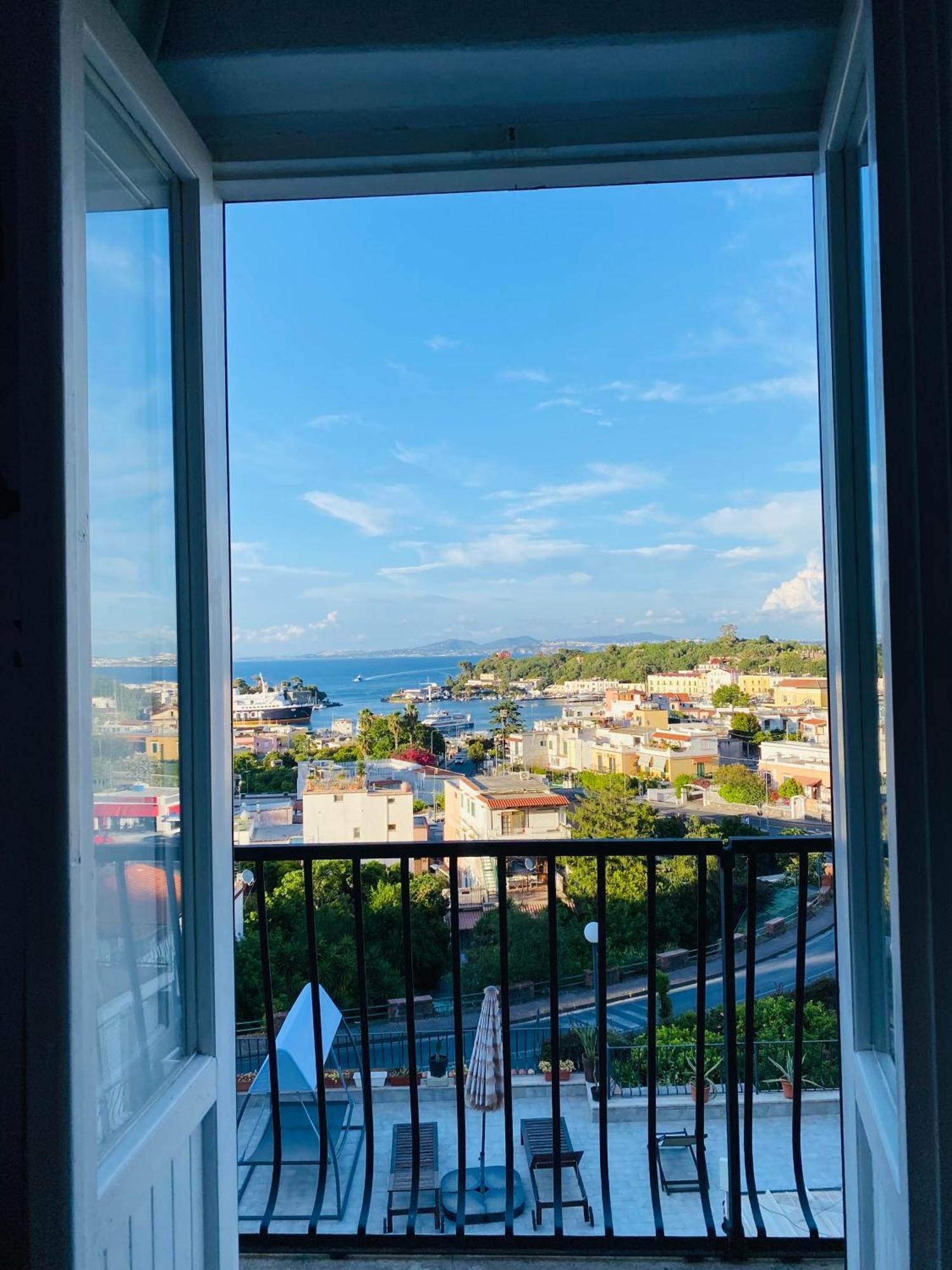 Hotel Black Market Ischia