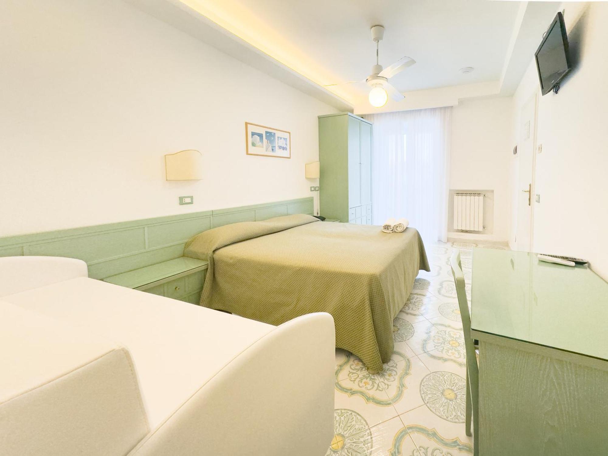 Parco Cartaromana Hotel 3*