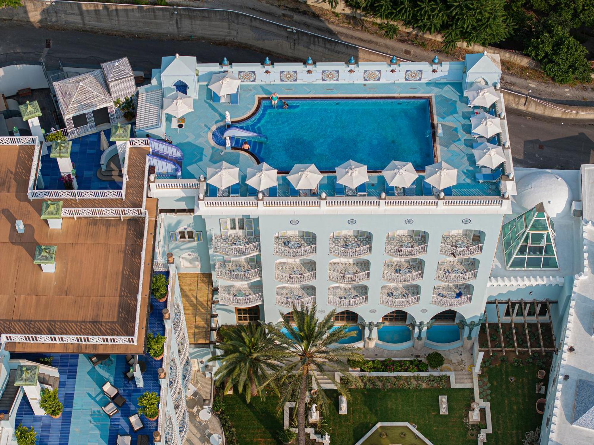 Manzi & Hotel