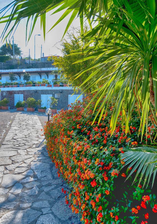 Parco Cartaromana Hotel